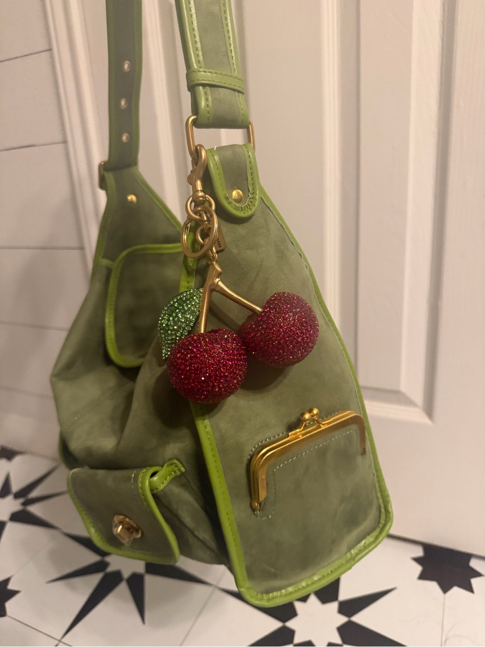 Vintage Y2K hobo style Boutique Bag - Picture 2 of 5